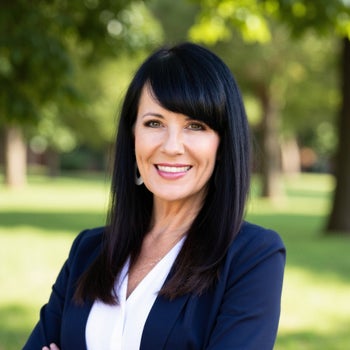 Portrait of Lisa Alexander, Broker-in-Charge / President/ TV Host of The American Dream